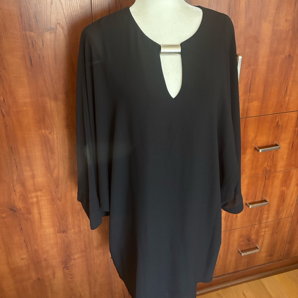 Badgley Mischka Keyhole Dress